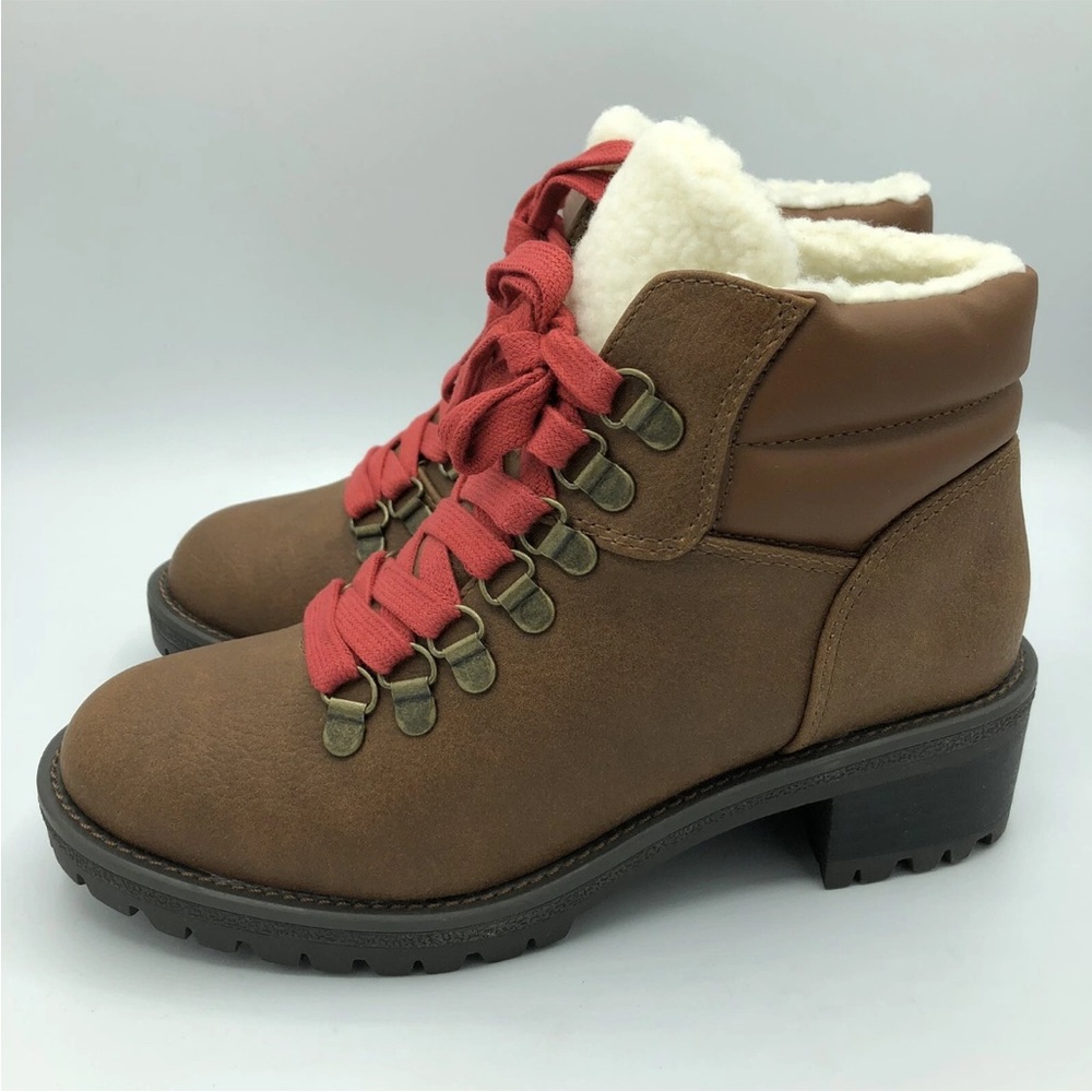 True Craft Tan Winter Boots with Red Accents